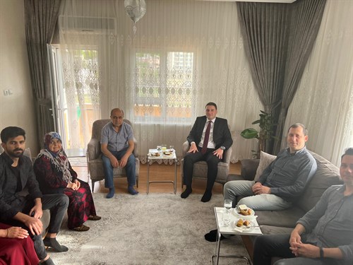 Sayın Kaymakamımız Server Sinanoğlu Ramazan Bayramı Dolayısıyla Şehit Ailelerini Ziyaret Etti