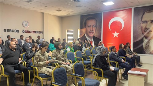 Batman Aile ve Sosyal Hizmetler İl Müdürlüğü Tarafından İlçemiz Kurum Personellerine “Koruyucu Aile Hizmetlerin Tanıtımı” Eğitimi Verildi